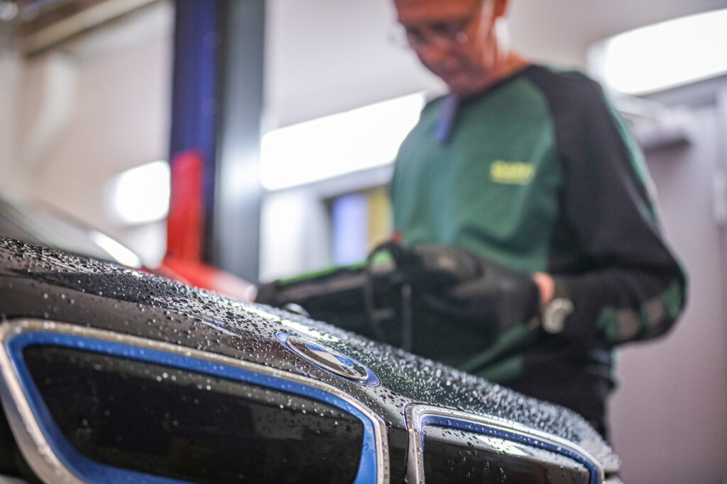 Mekanikere hos Carfix på Stord